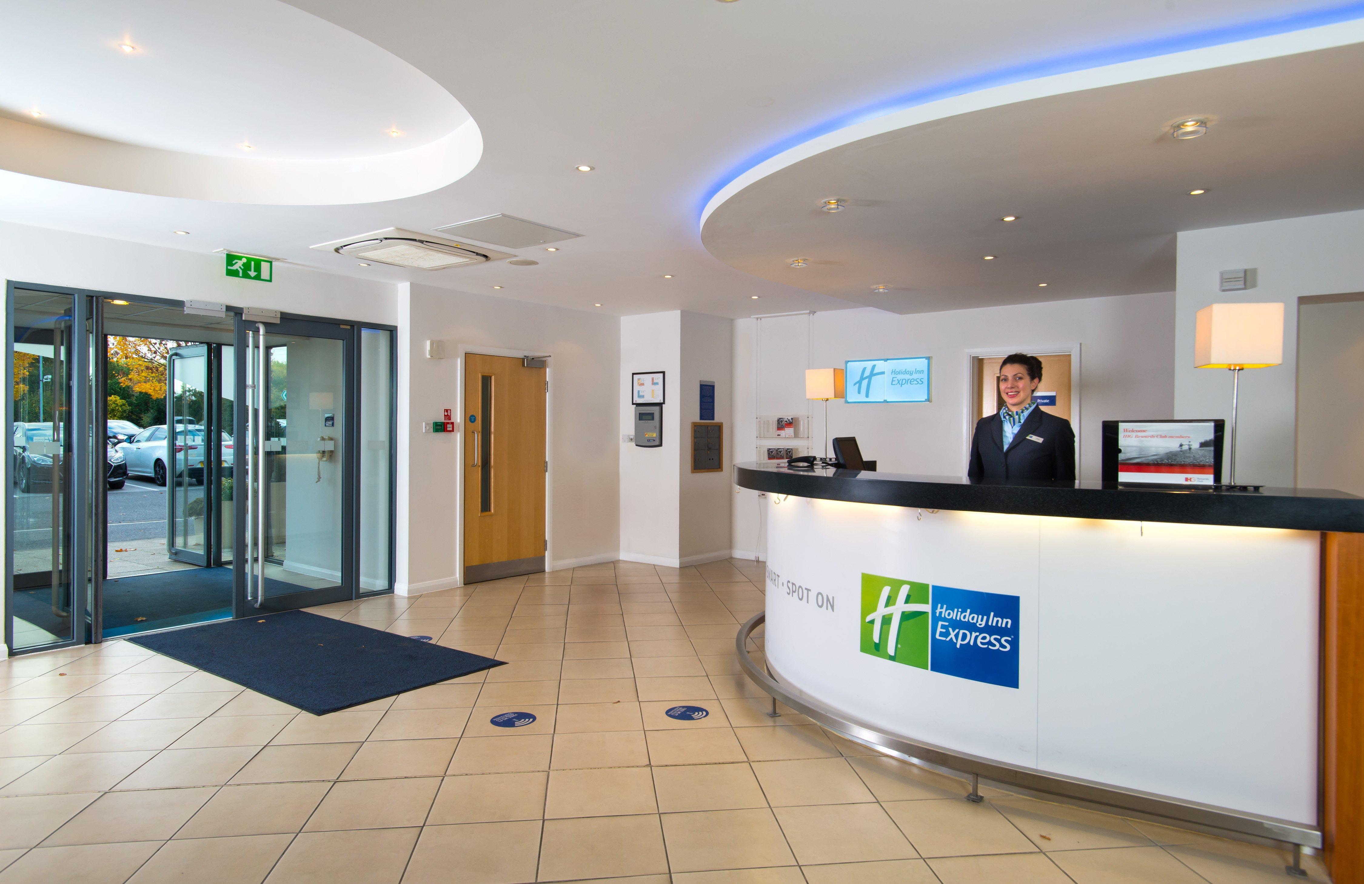 Holiday Inn Express Bedford By Ihg מראה חיצוני תמונה