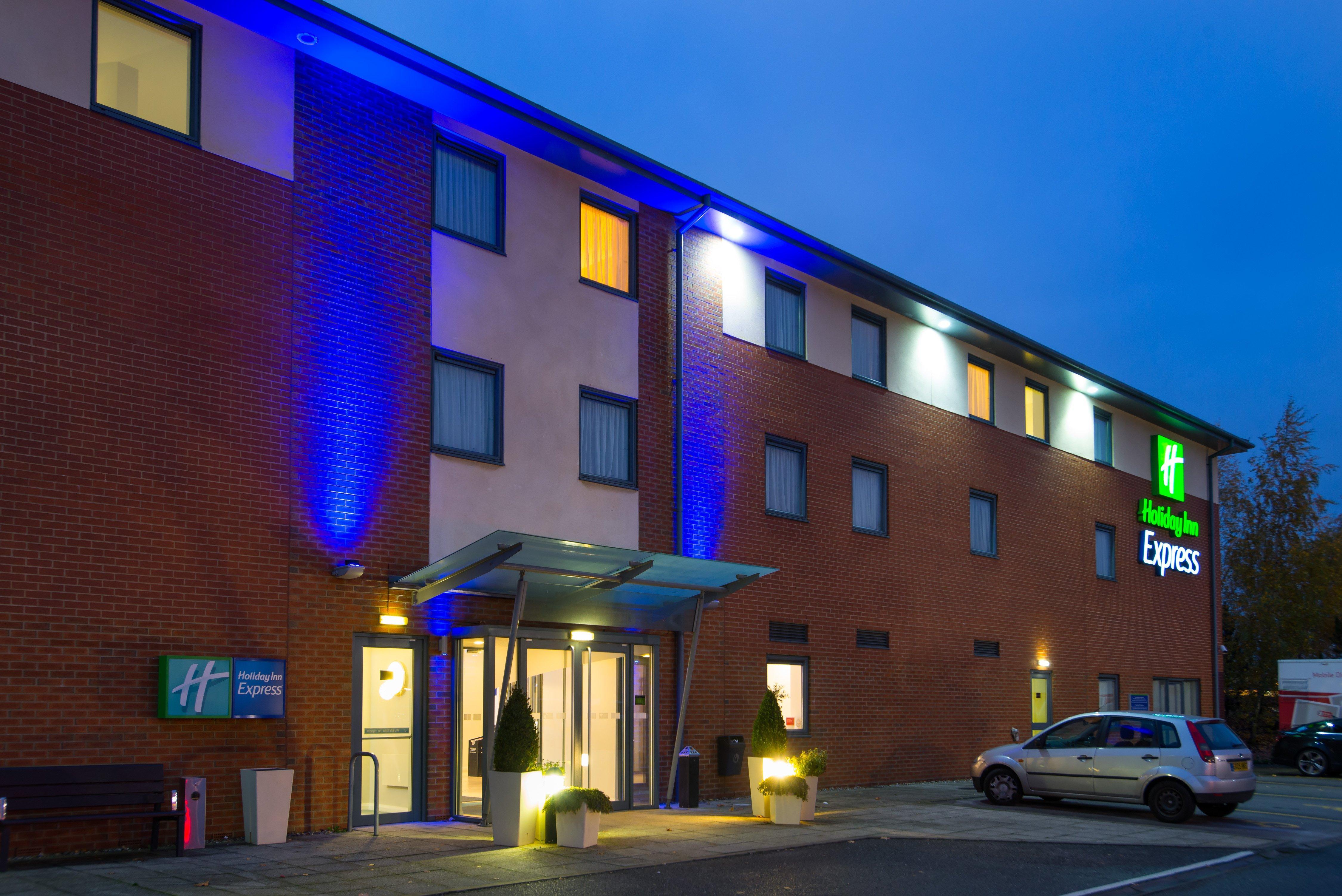 Holiday Inn Express Bedford By Ihg מראה חיצוני תמונה