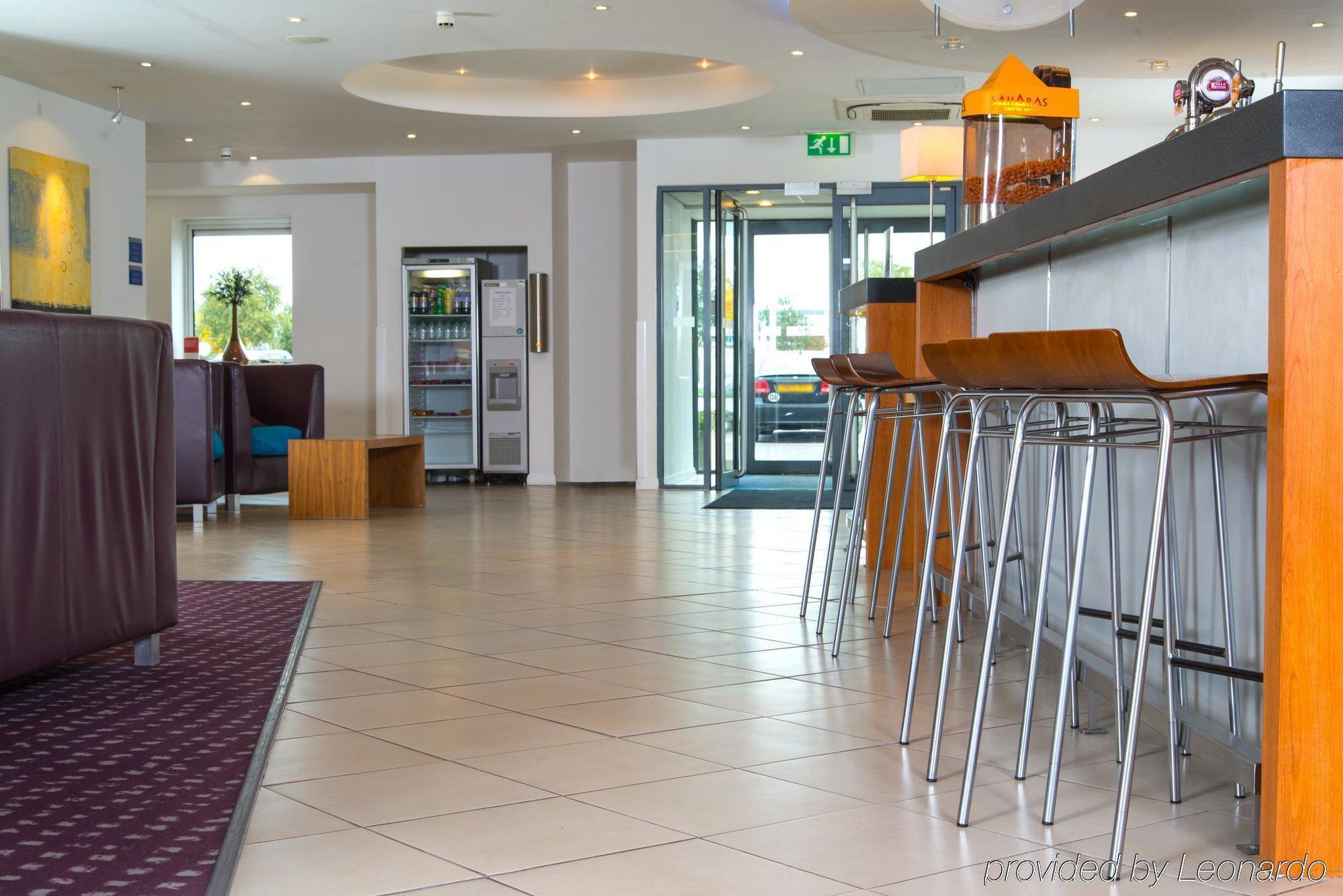 Holiday Inn Express Bedford By Ihg מראה חיצוני תמונה