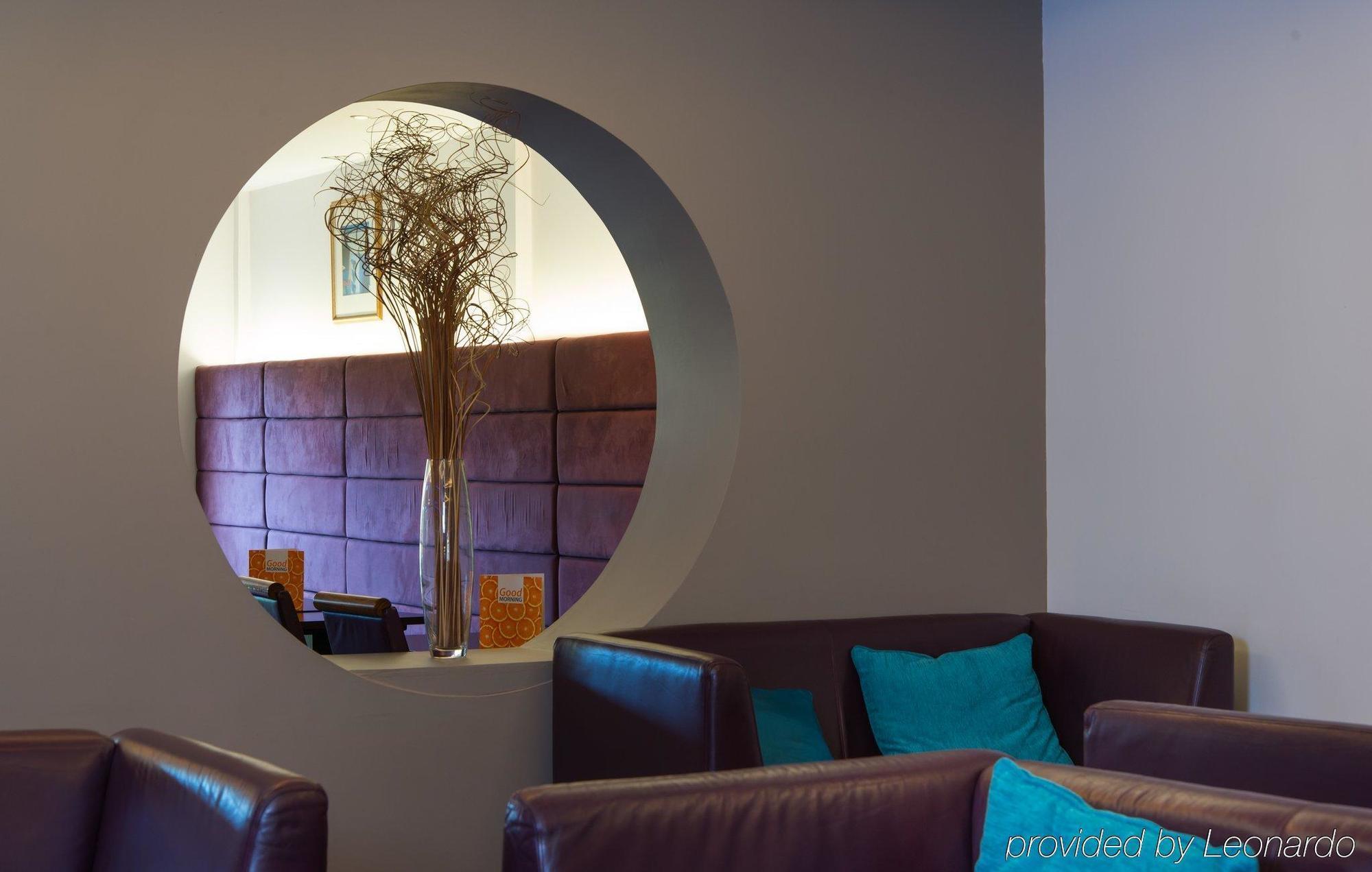 Holiday Inn Express Bedford By Ihg מראה חיצוני תמונה