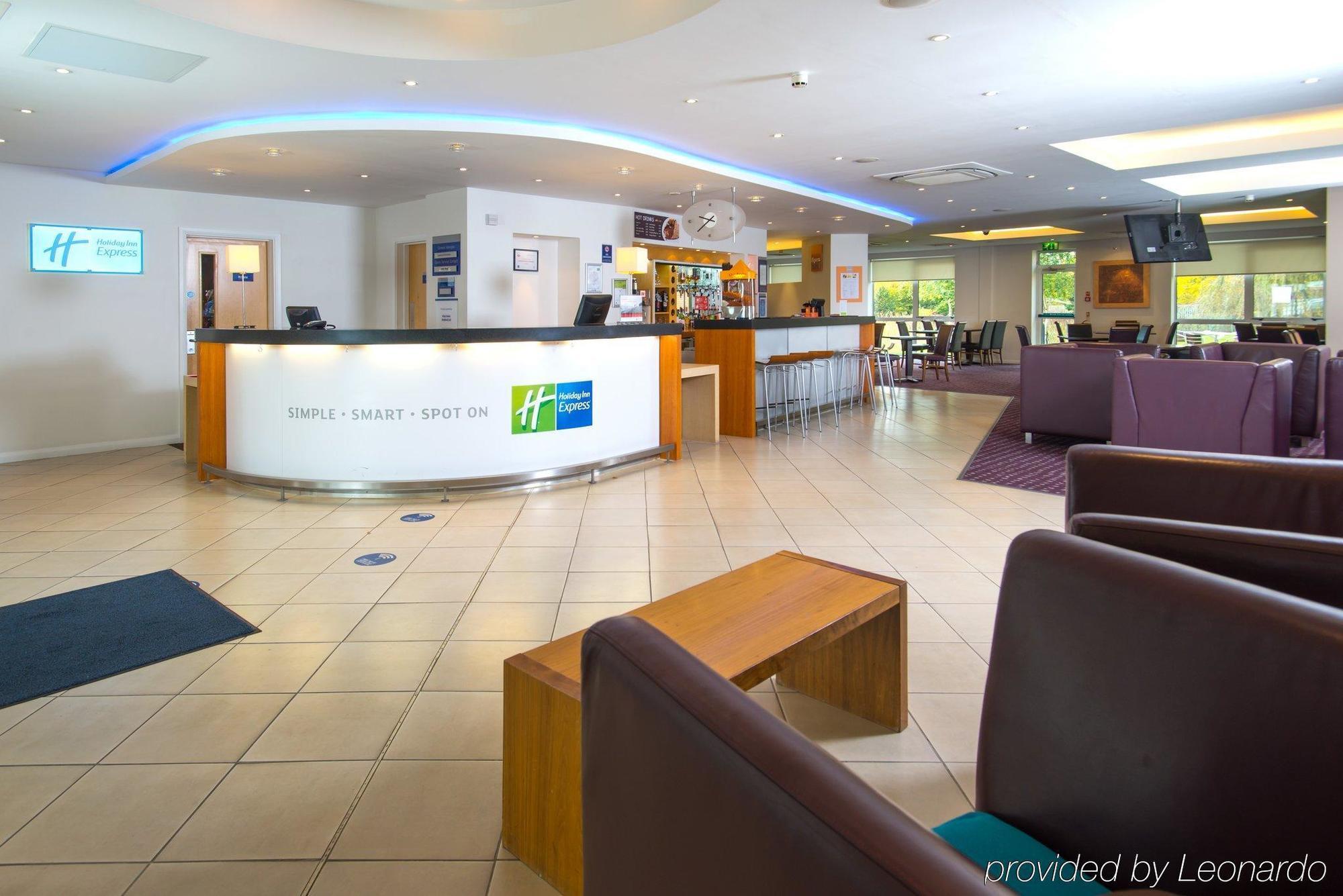 Holiday Inn Express Bedford By Ihg מראה חיצוני תמונה