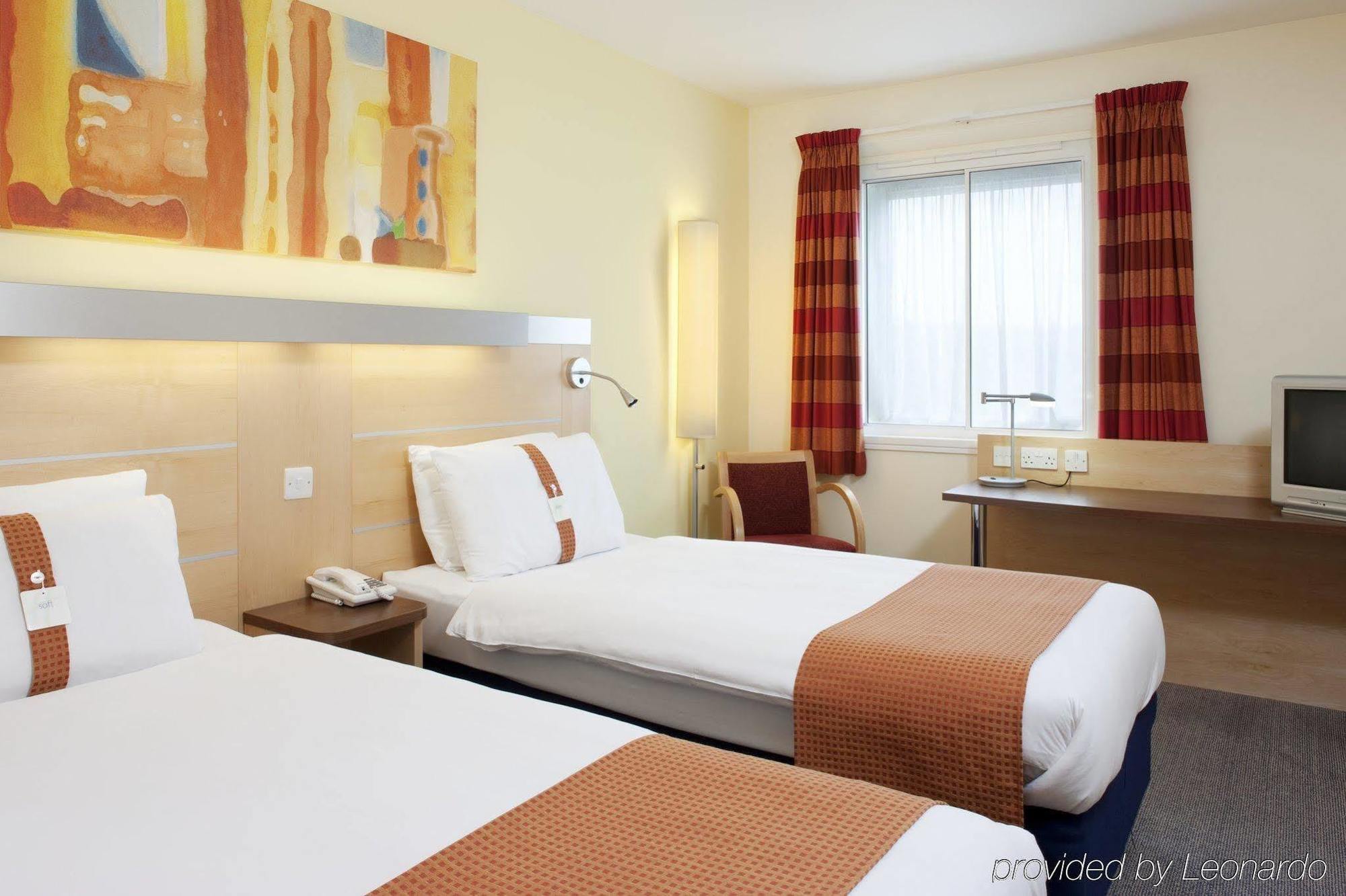 Holiday Inn Express Bedford By Ihg מראה חיצוני תמונה